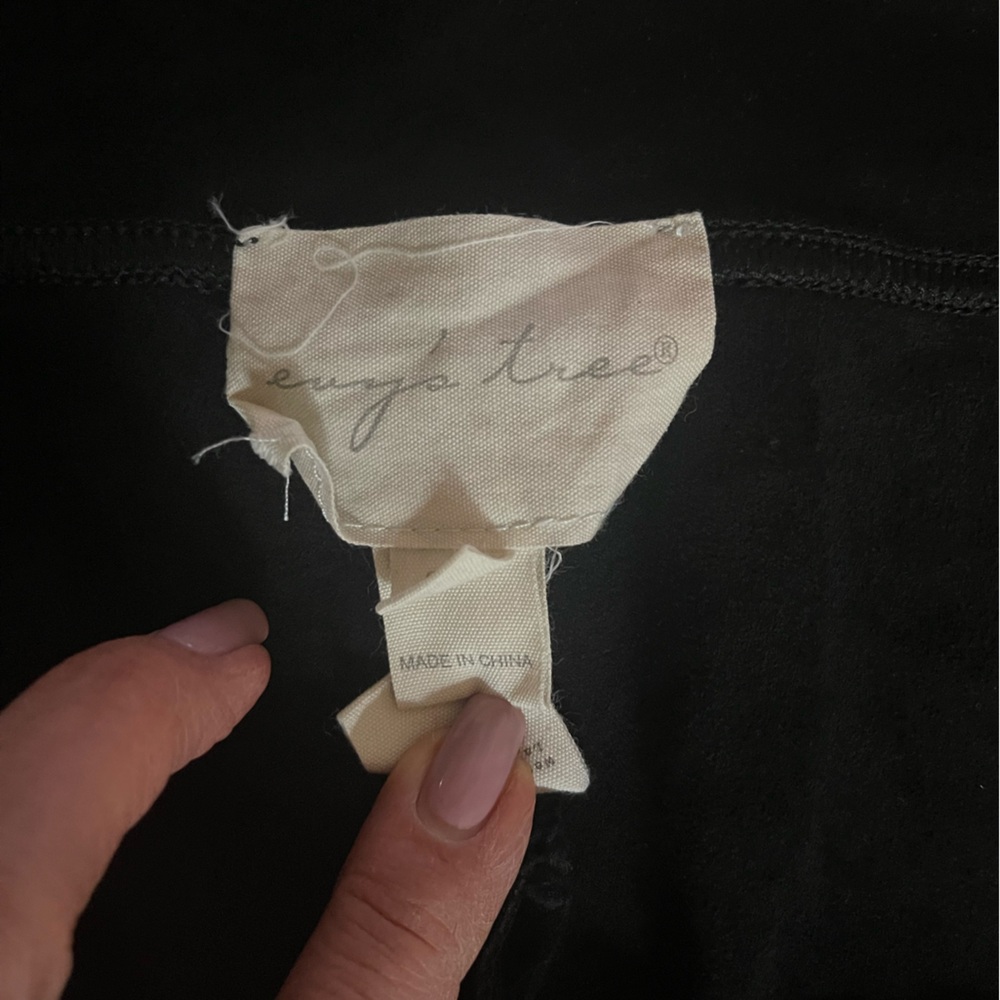 Evy’s Tree Faux Leather (Spanx Look Alike) Leggings, 2X - Picture 4 of 7